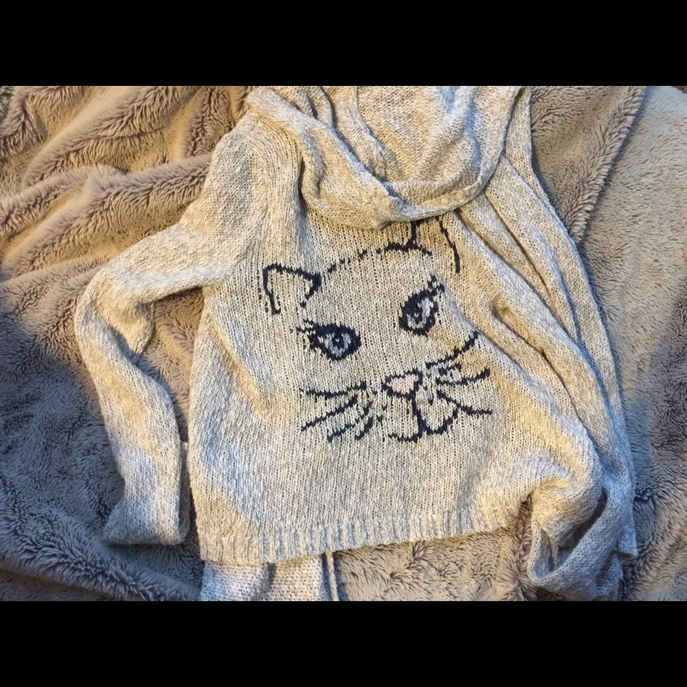 Girls Abercrombie sweater, size S/M